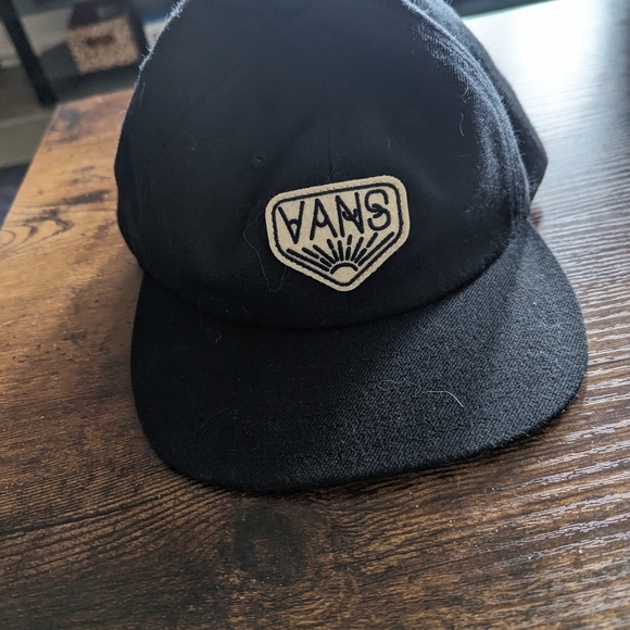 2 different VANS hats - Picture 4 of 4